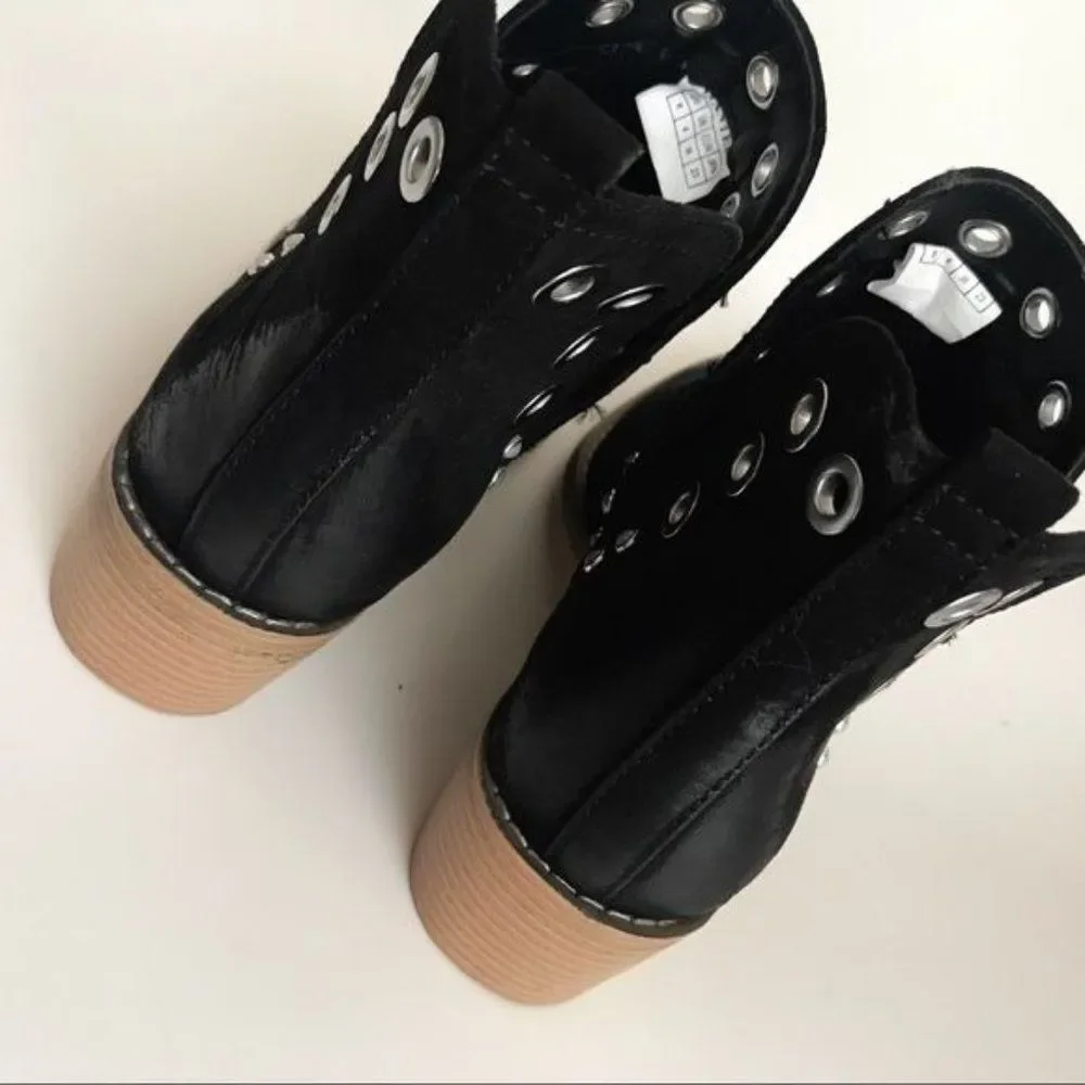 WANTED Western Rivet Grommet Ankle Boots Size 6 In Black NWOB